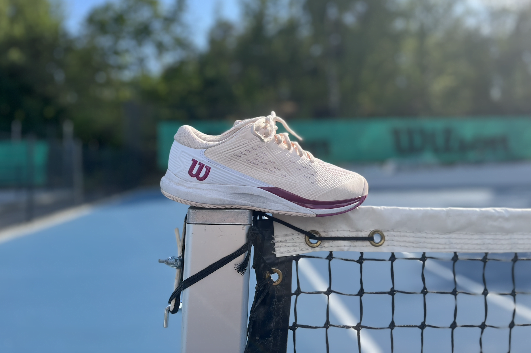 Naisten kovan kentän tenniskenkä