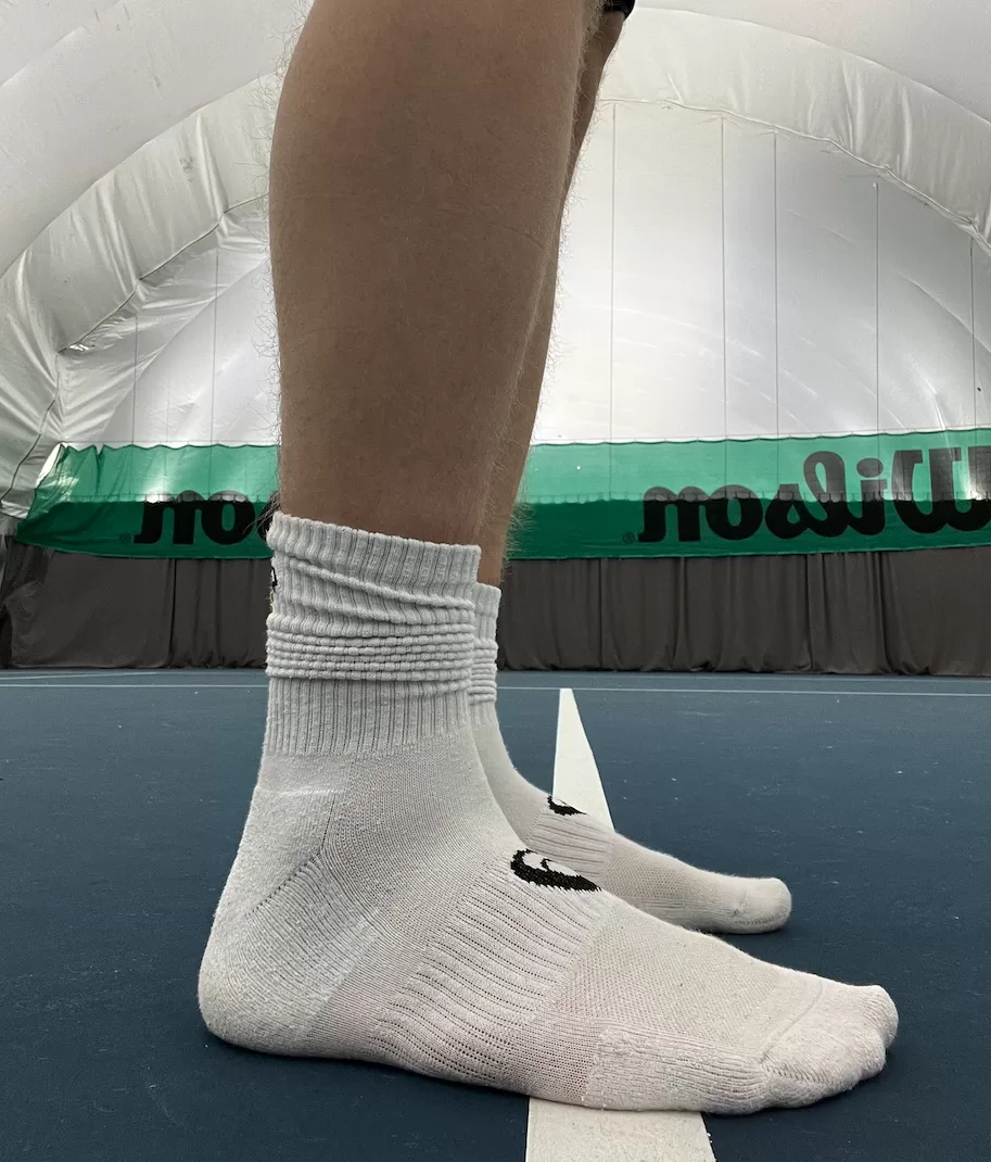 Asics crew sock käärittynä